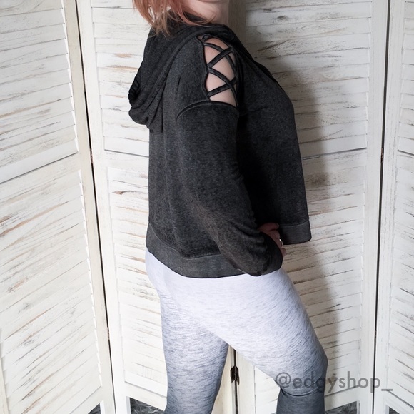 Threads 4 Thought | Hazel Cropped Hoodie - Picture 4 of 7